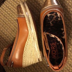 New without box - size 6 Michael Kors wedge